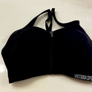 Victoria’s Secret ultimate knockout front closure sports bra